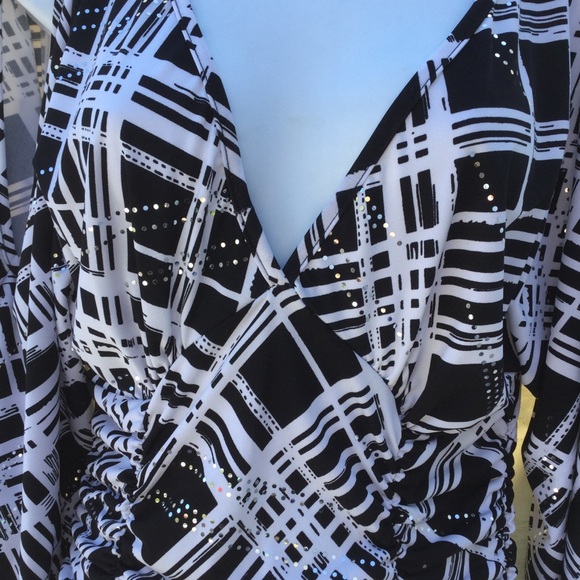 Jacaranda size large polyester/spandex embellished - Picture 2 of 8